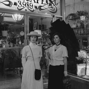 Meet your Posher, Élise